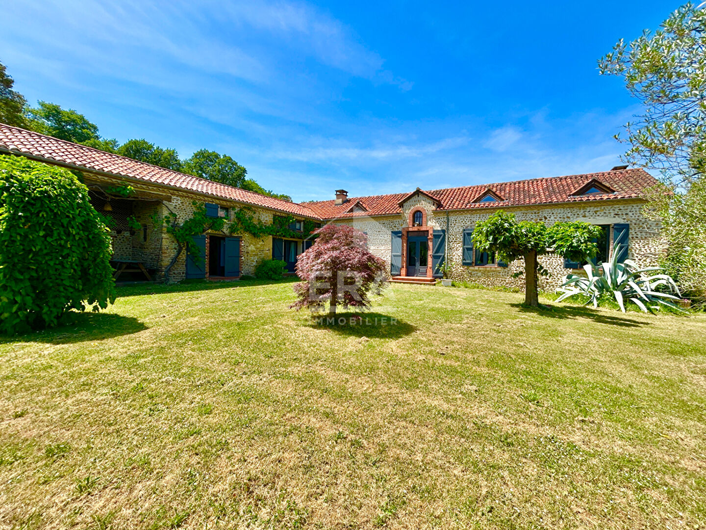 Agence immobilière de 
 ERA VAL ADOUR - ERA VAL D'ADOUR IMMOBILIER 
