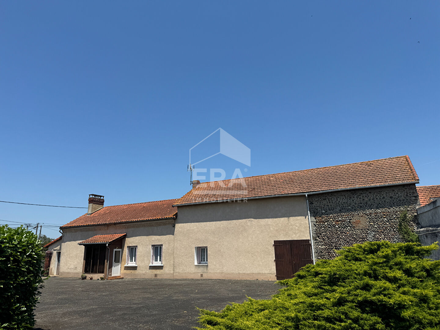 Agence immobilière de 
 ERA VAL ADOUR - ERA VAL D'ADOUR IMMOBILIER 
