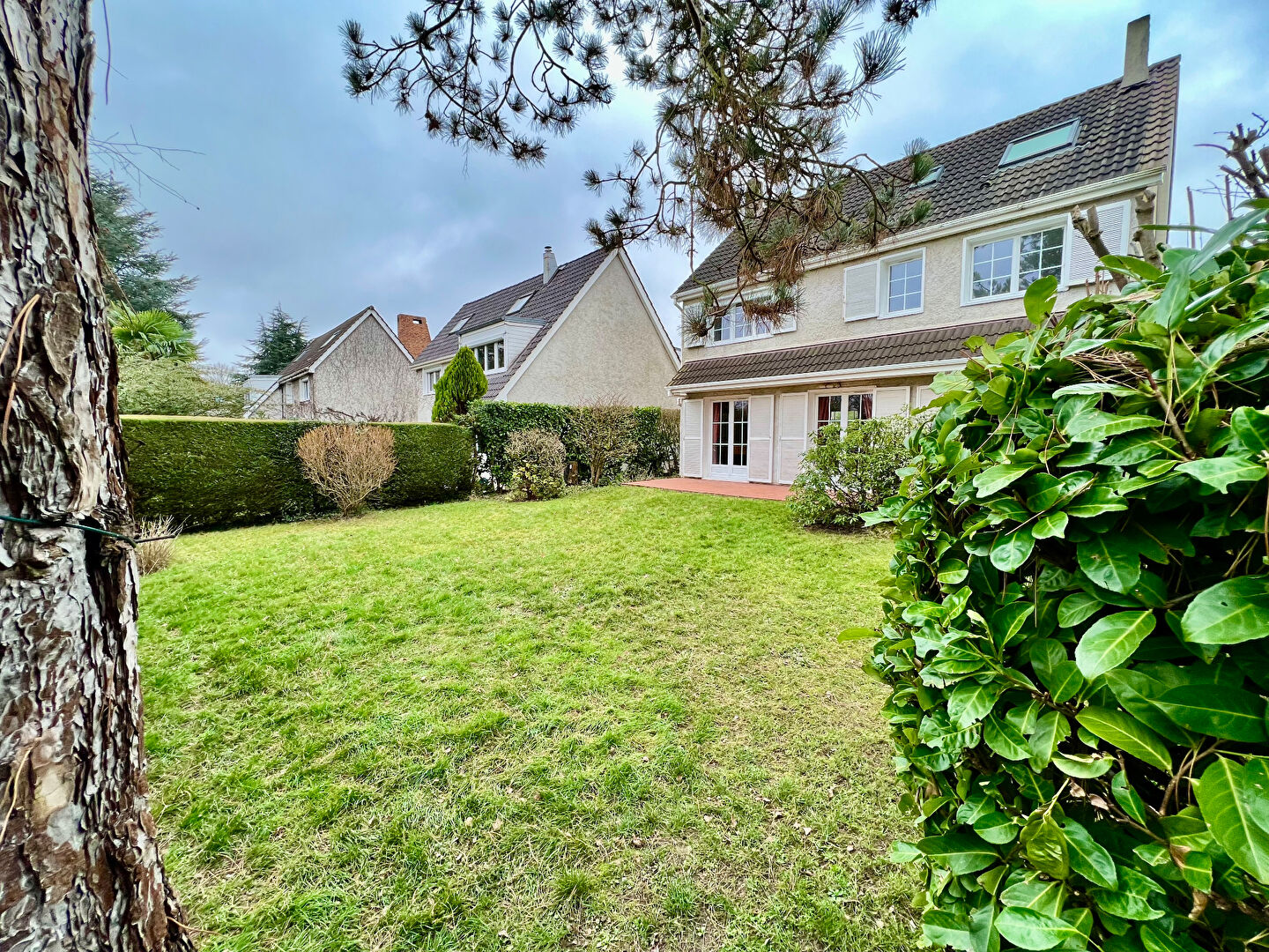 Photo Maison 7 pièce(s) 160 m2 Les Loges En Josas image 2/6