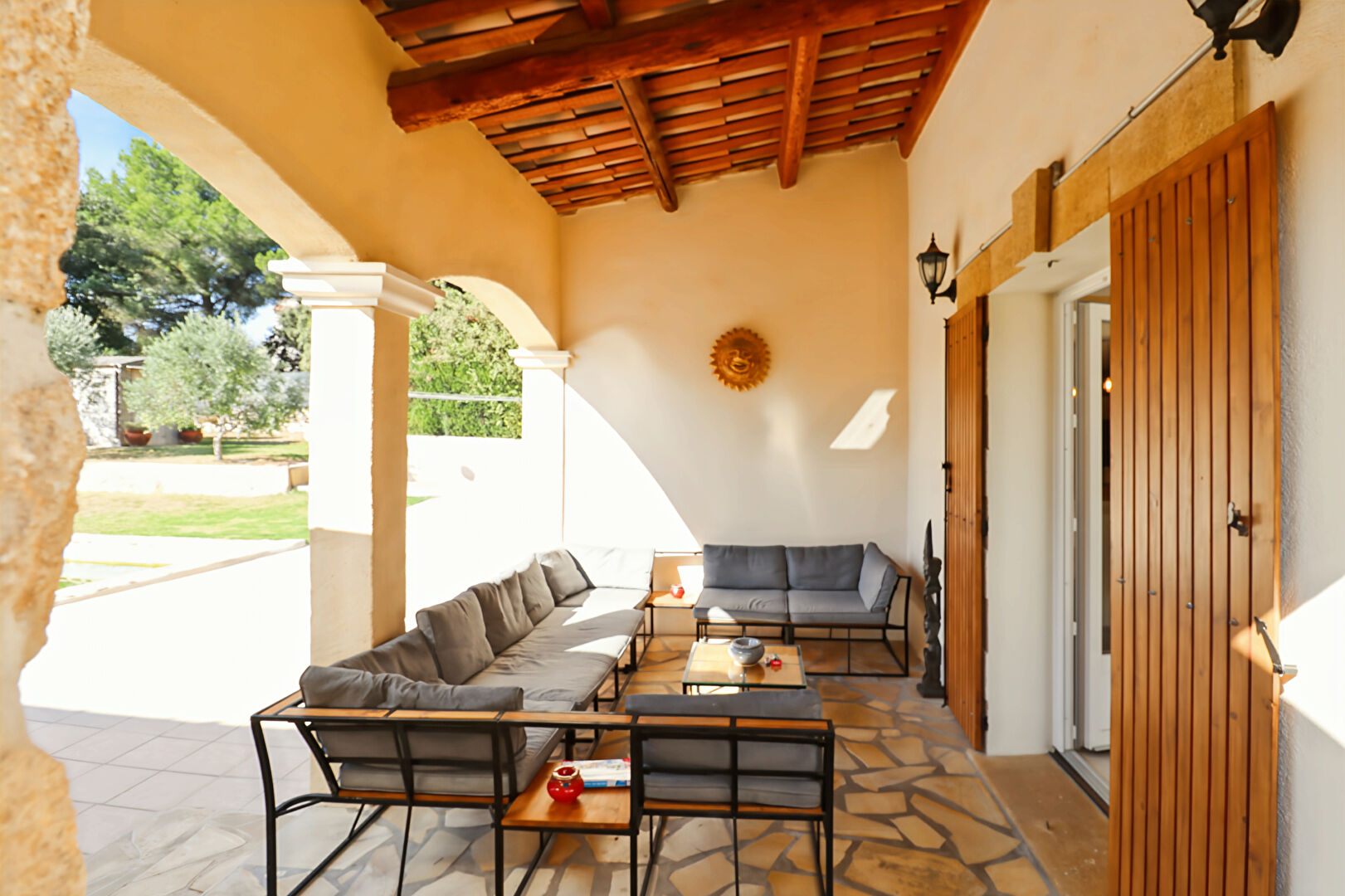 Photo Maison Rognac 7 pièce(s) 277 m2 image 3/6