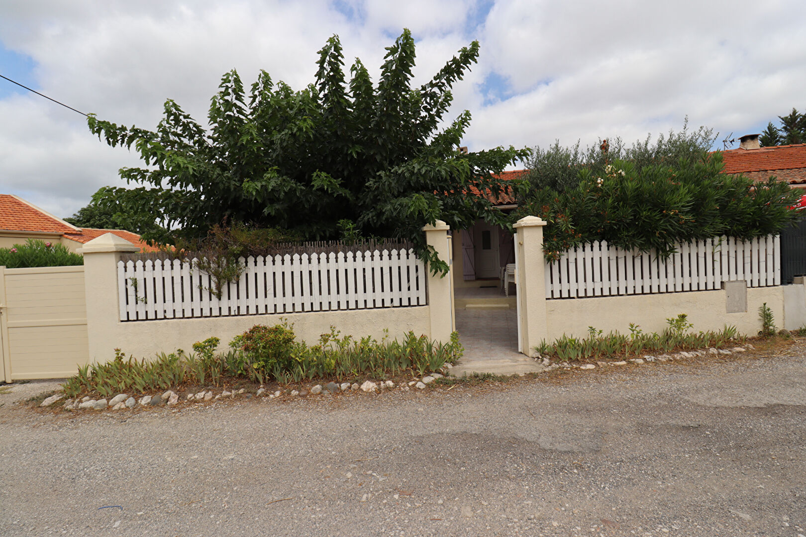 Photo Maison plain pied à Marignane T 4/5   86m2 avec Studio .visite virtuelle :  https://youtu.be/uVDsW7_G1_I image 3/6