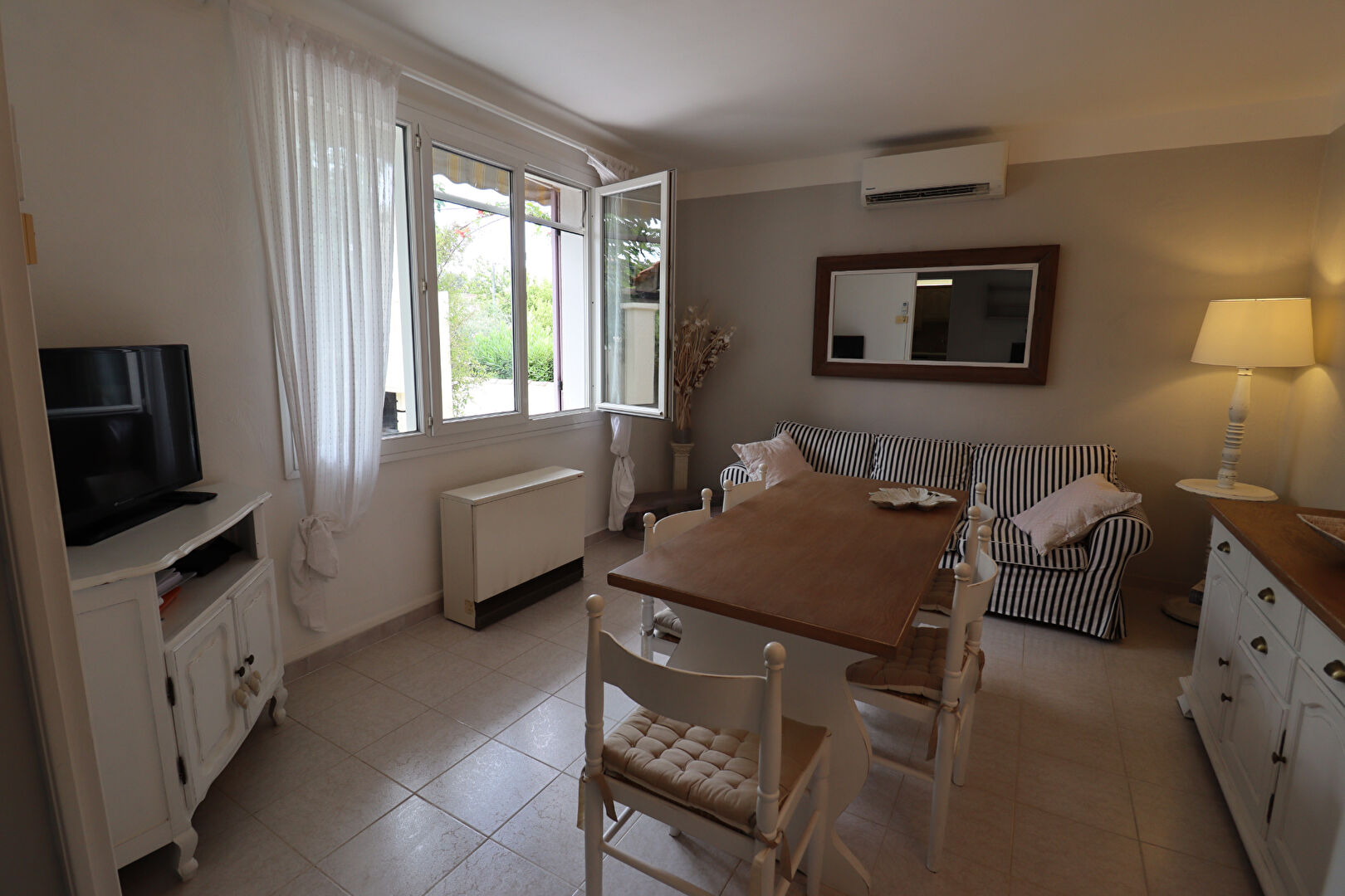 Photo Maison plain pied à Marignane T 4/5   86m2 avec Studio .visite virtuelle :  https://youtu.be/uVDsW7_G1_I image 5/6