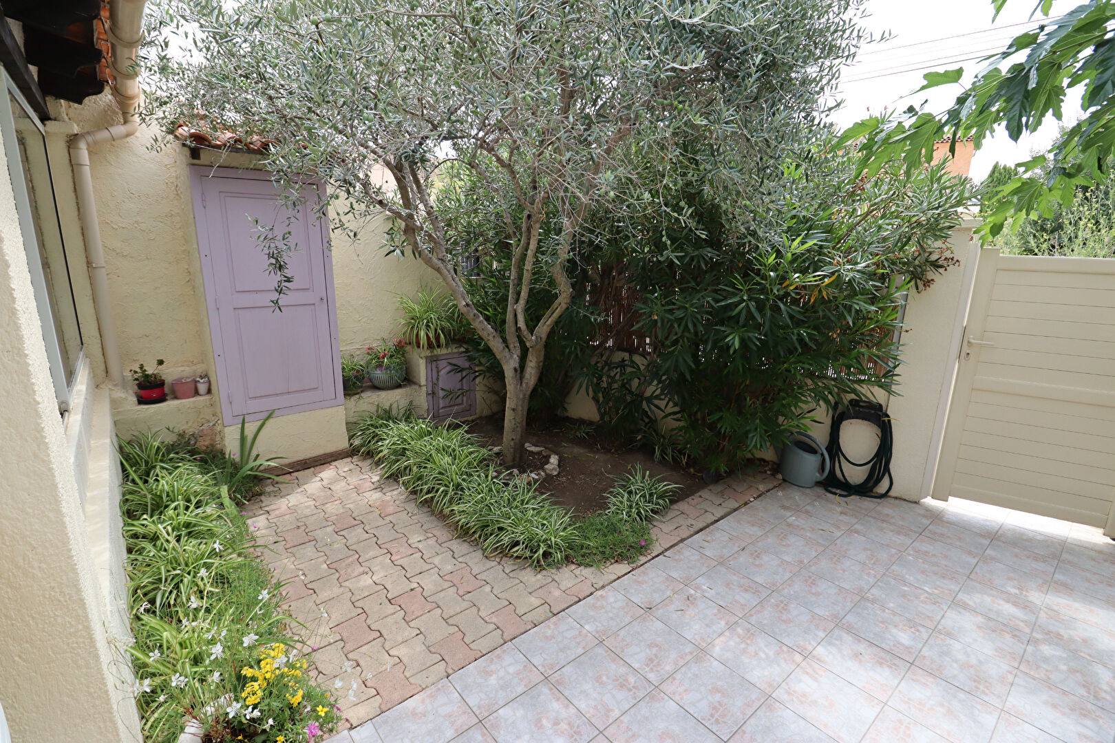 Photo Maison plain pied à Marignane T 4/5   86m2 avec Studio .visite virtuelle :  https://youtu.be/uVDsW7_G1_I image 6/6