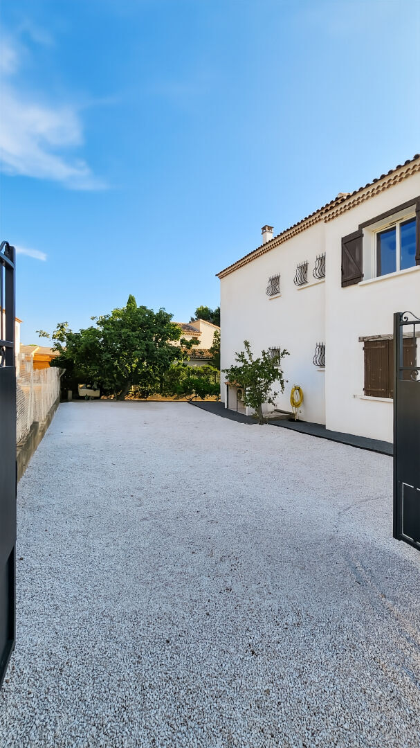 Photo Maison divisée en 2 appartements ? Secteur recherché de Vitrolles Nord image 4/6