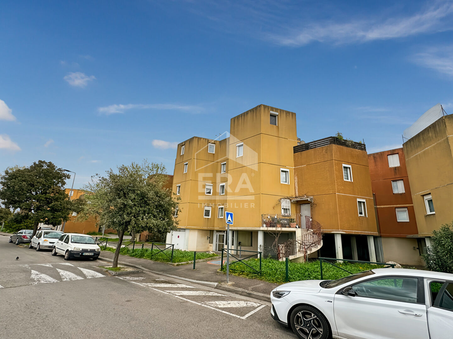 Photo Appartement T5 de 99 m² avec terrasse et garage ? Rue de la Rose des Vents, 13140 Miramas image 2/6