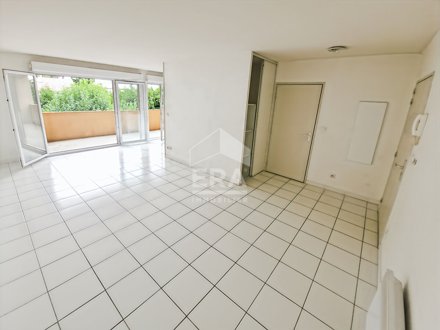 Appartement Salon De Provence 2 pièce(s) 47 m2 avec garage