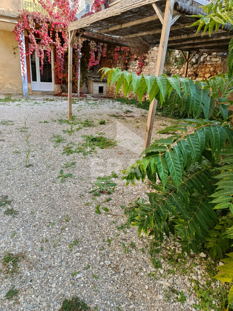 Photo Maison  77.05 m2 avec exterieur image 2/6