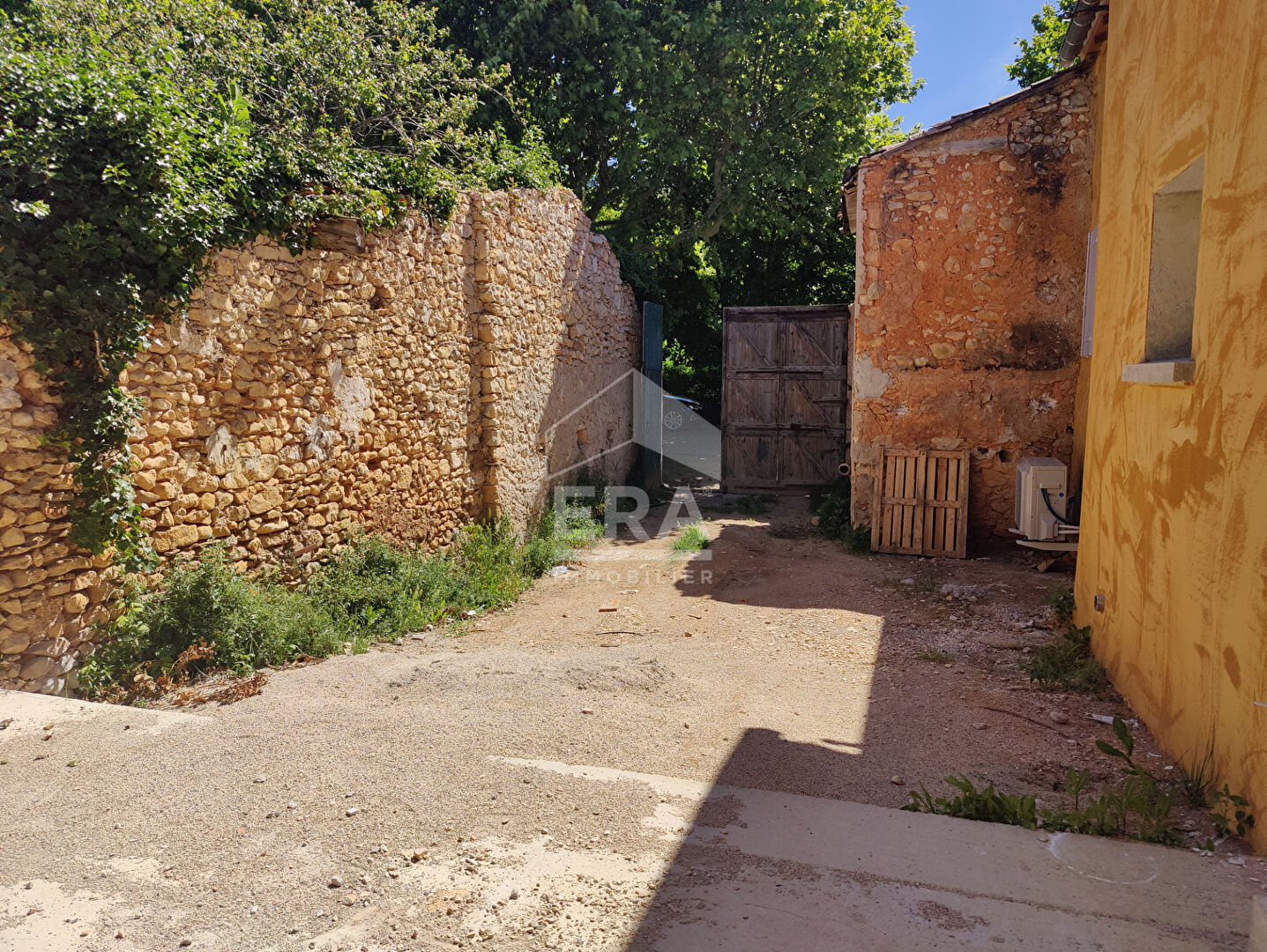 Agence immobilière de 
 ERA VENTOUX - ERA VENTOUX IMMOBILIER 
