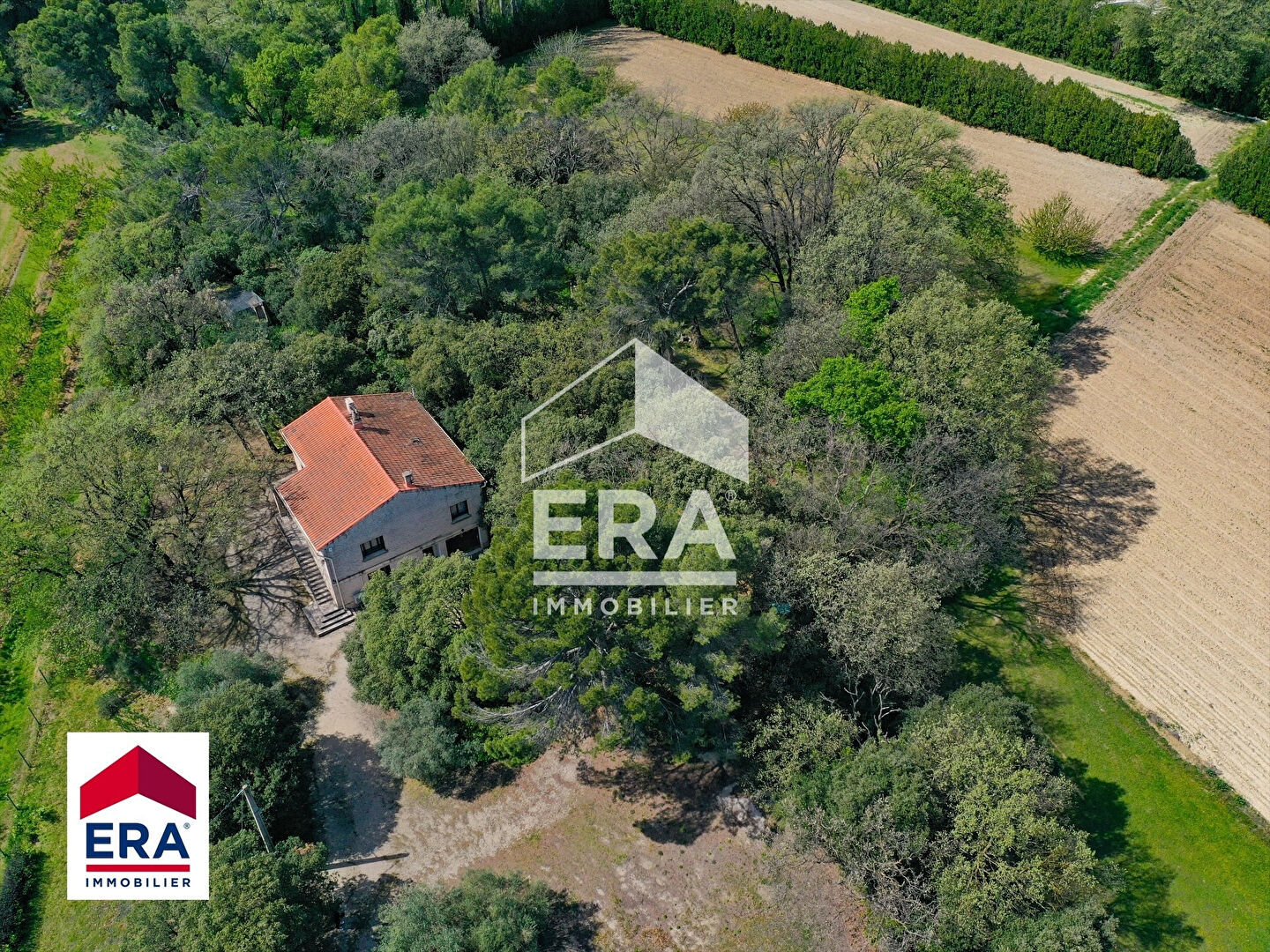 Photo Maison à rénover au coeur de 2 hectares de nature image 2/6