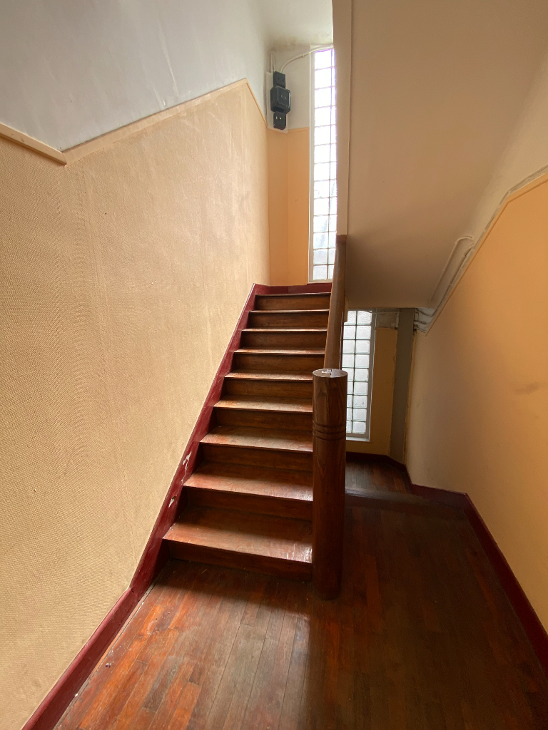 Photo Immeuble Montereau Fault Yonne - 3 F2 et 1 local commercial image 4/4