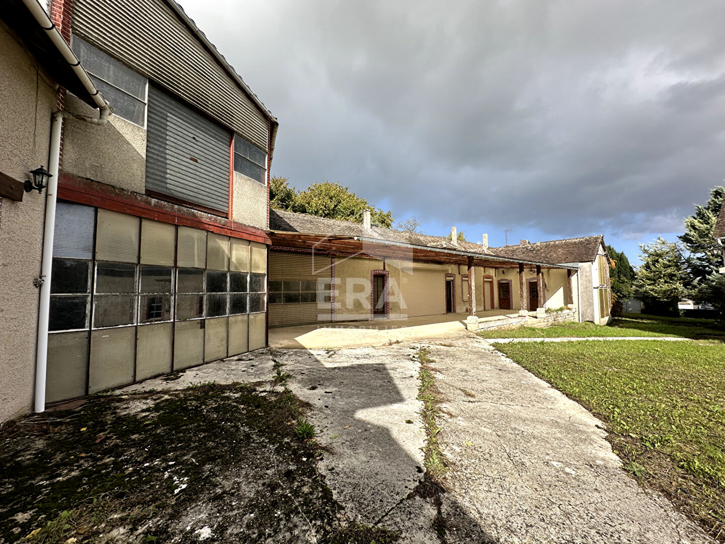 Photo Ancien corps de ferme Courcelles En Bassée 1811m2 image 1/6