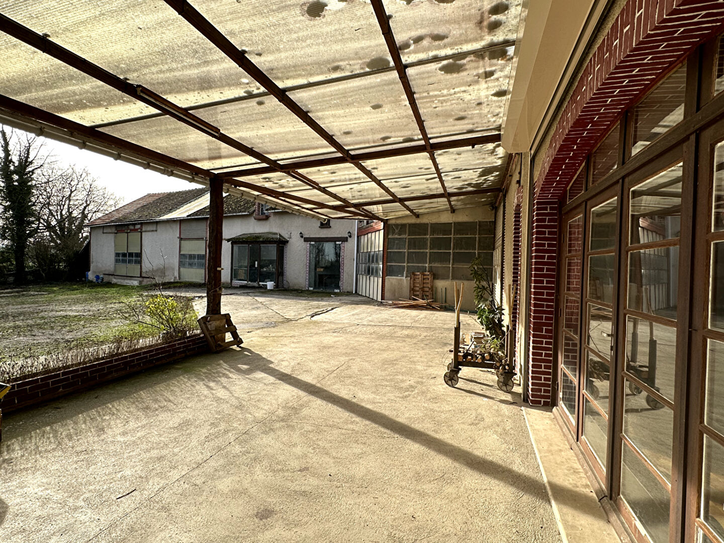 Photo Ancien corps de ferme Courcelles En Bassée 1811m2 image 2/6