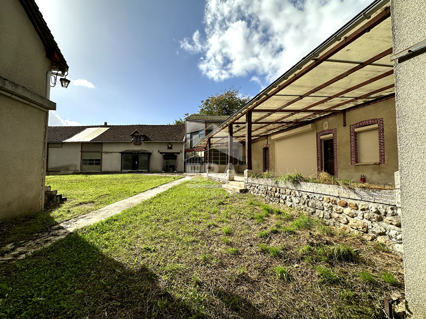 Photo Ancien corps de ferme Courcelles En Bassée 1811m2 image 4/6