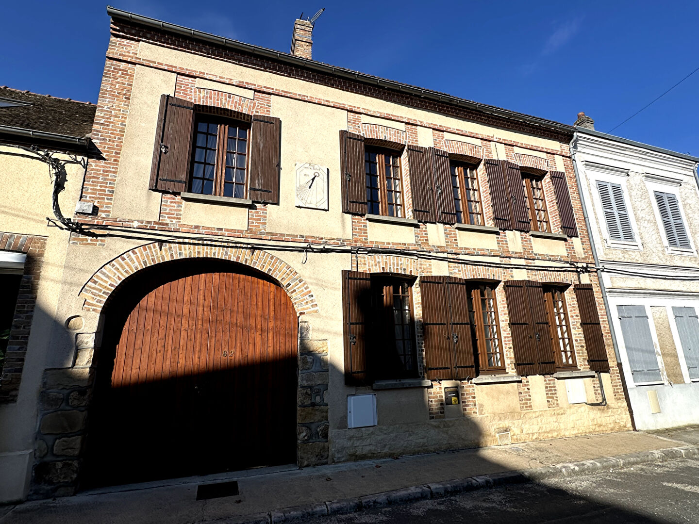 Photo Maison Villeblevin 173m2 avec dépendances image 1/6