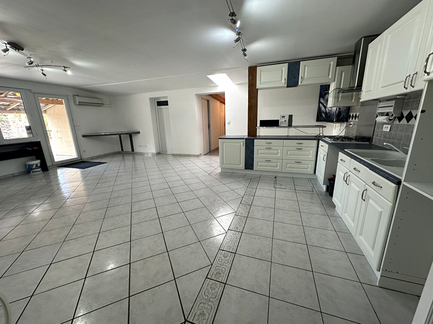 Local d'activité + logement secteur Montereau 206m2