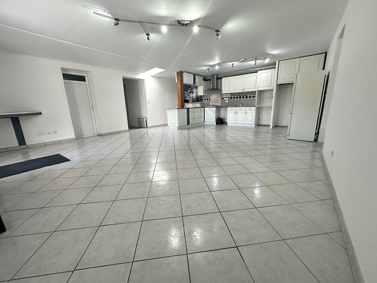 Photo Local d'activité + logement secteur Montereau 206m2 image 2/6