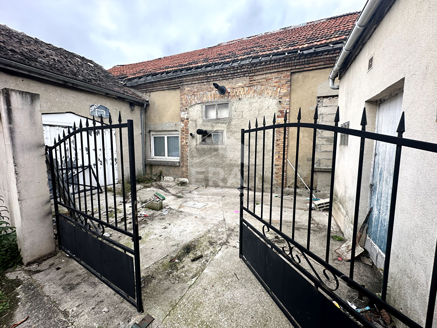 Photo Maison à rénover Varennes Sur Seine 91m2 image 2/6