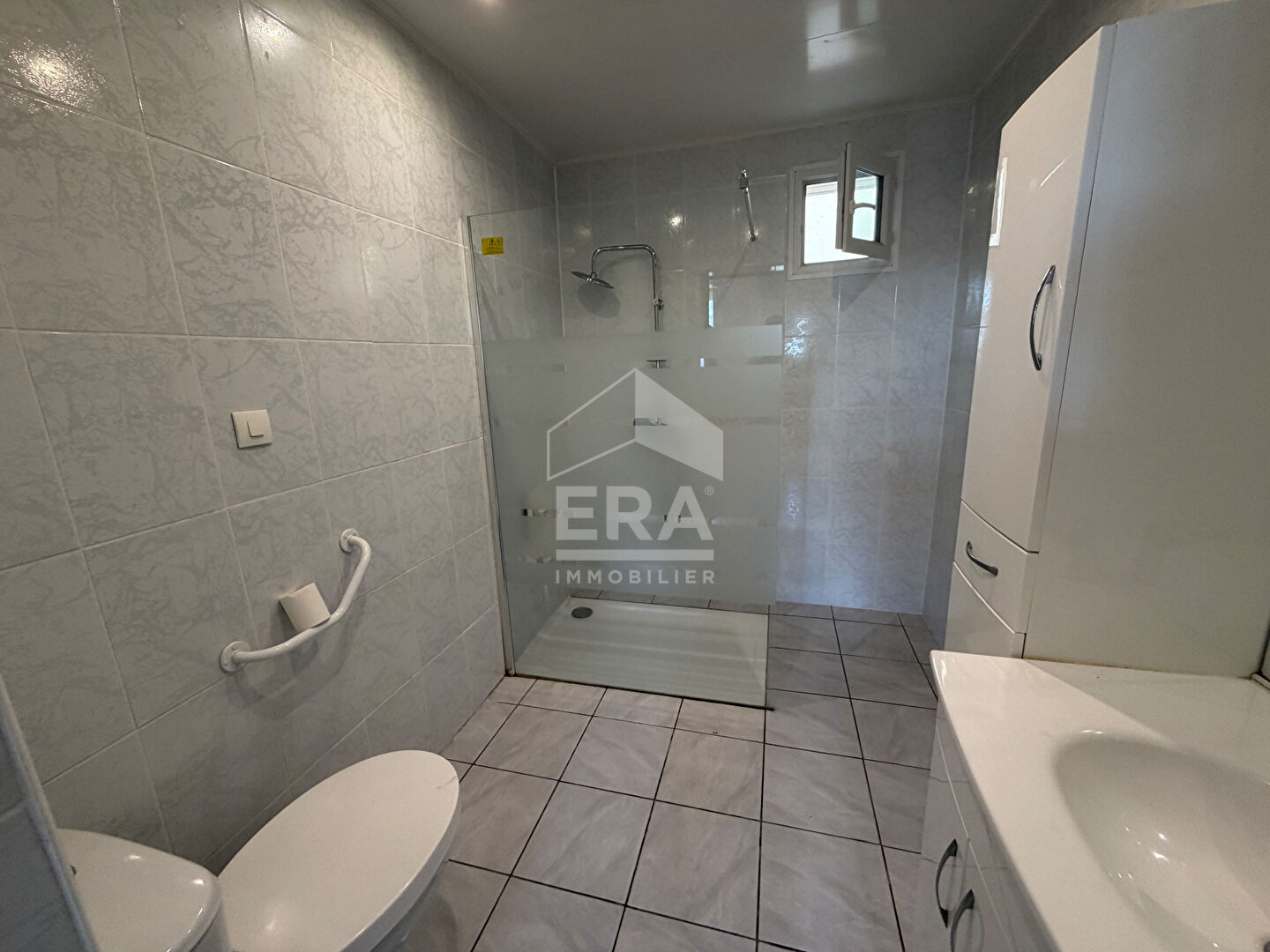 Photo Maison Paron 5 pièce(s) 118 m2 image 6/6