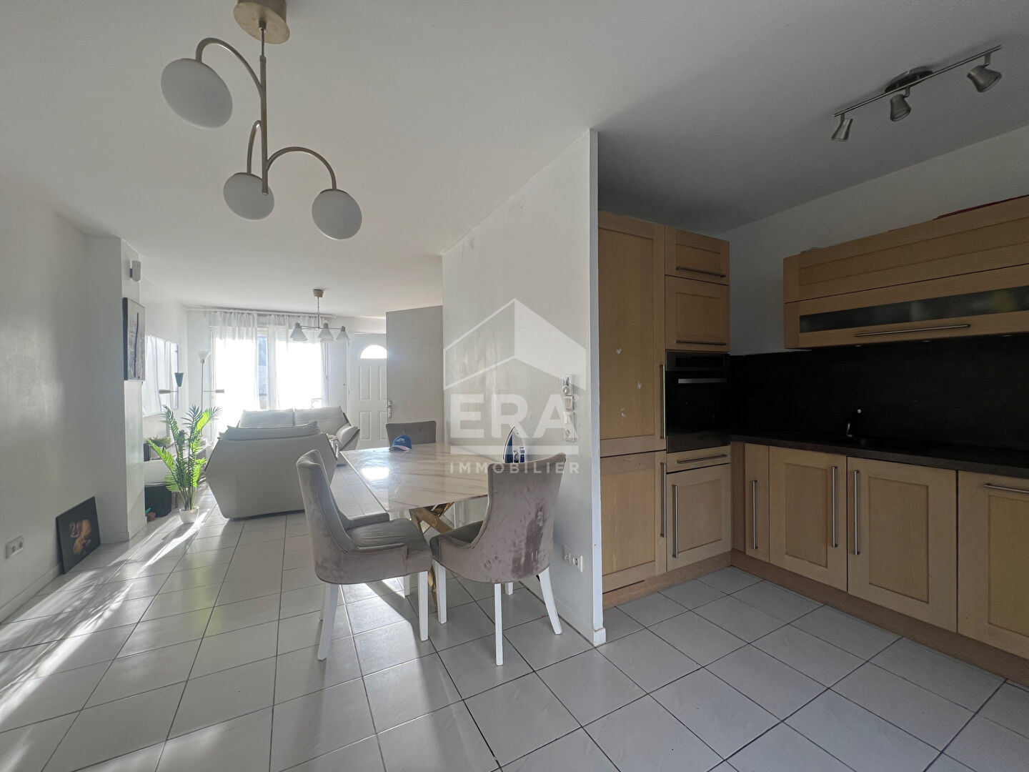 Photo Maison Montereau Fault Yonne 4 pièce(s) 73.65 m2 image 1/6