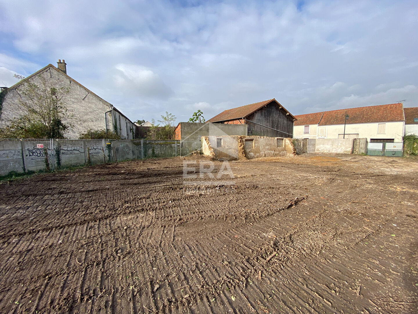 Photo Terrain centre-village image 1/1