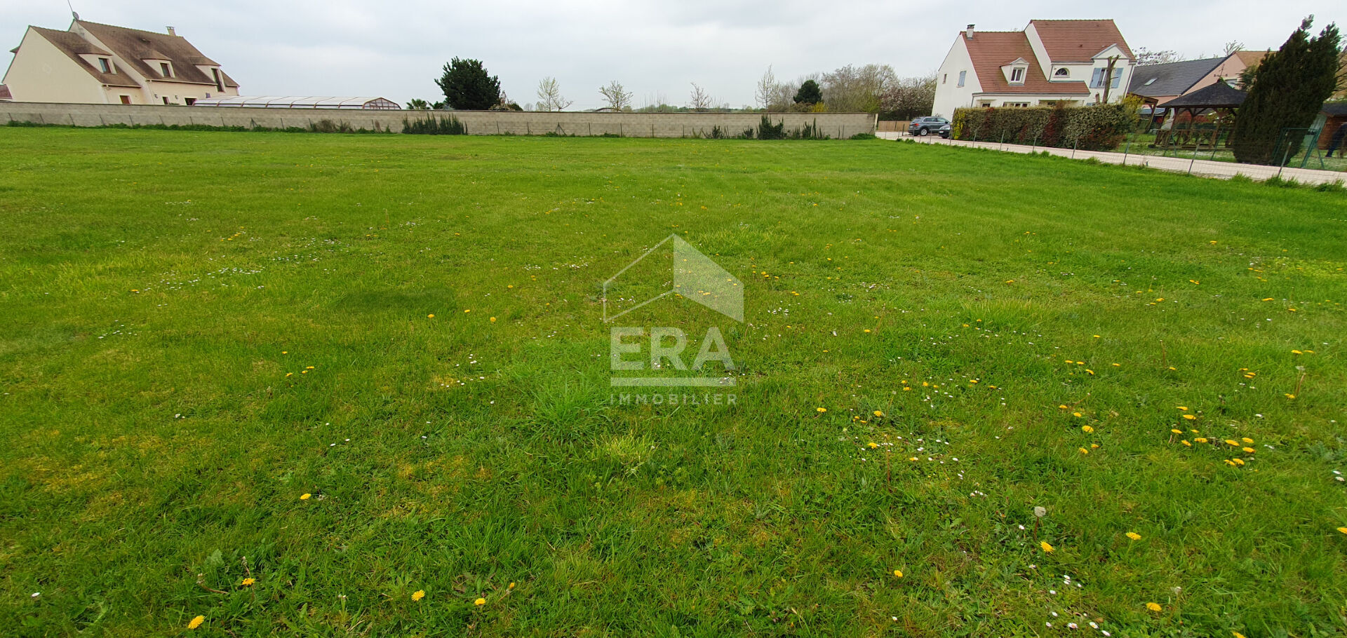Photo Terrain proche  Brie Comte Robert 830 m2 image 2/2