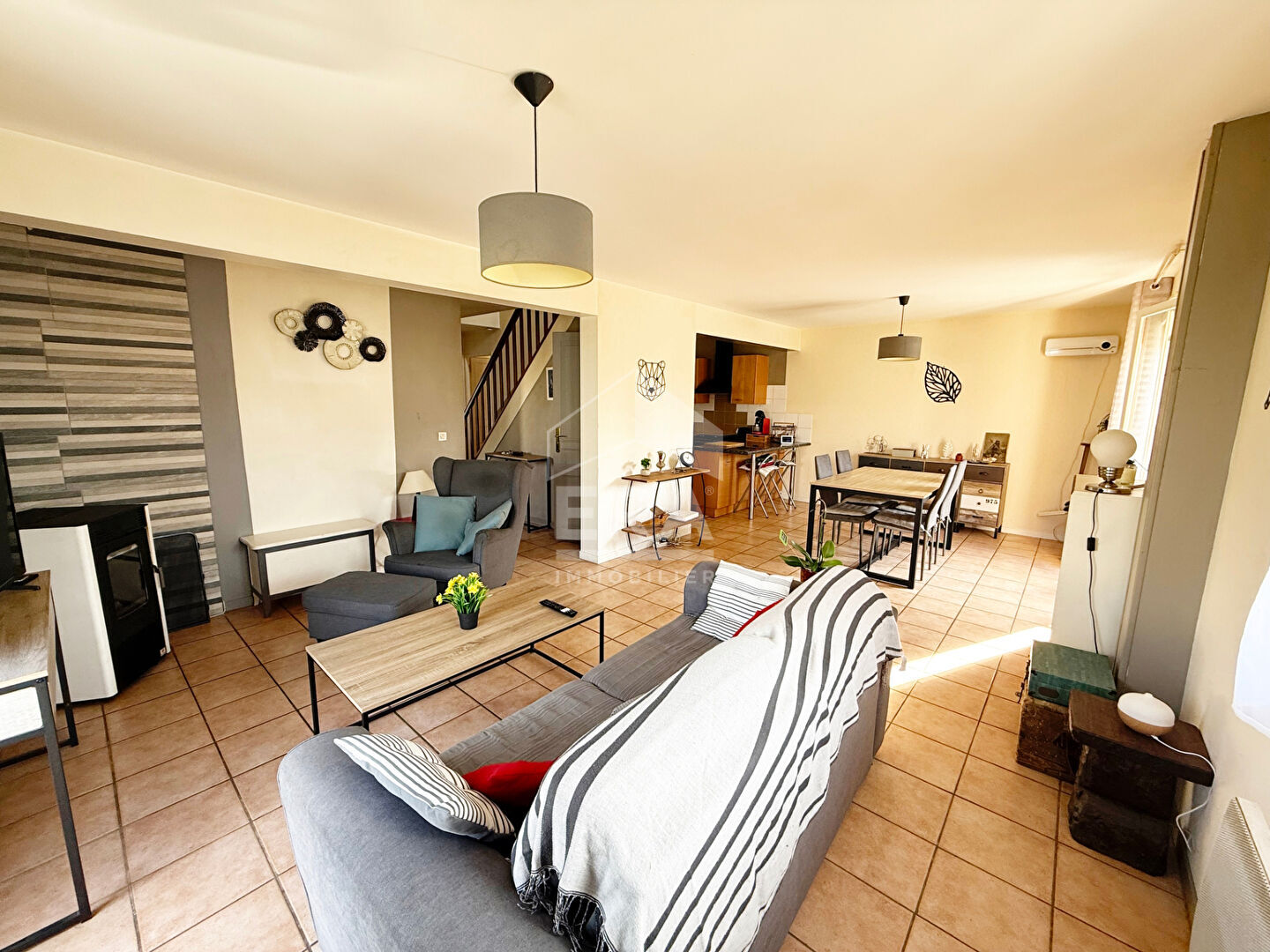 Photo Maison individuelle - 4 chambres - 542 m² de parcelle. image 1/6