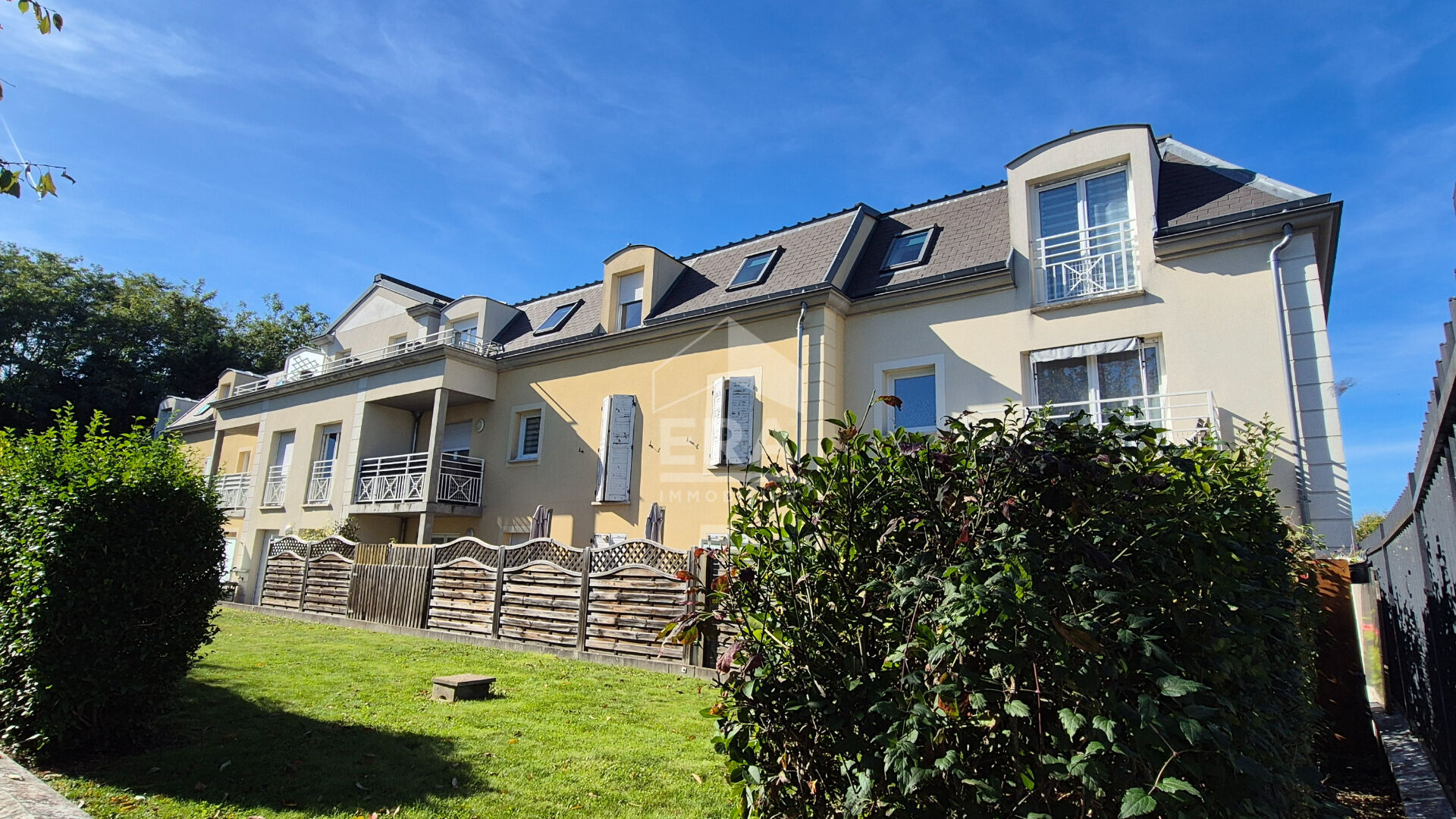 Photo Appartement Brie Comte Robert 2 pièce(s) 40.29 m2 image 1/6