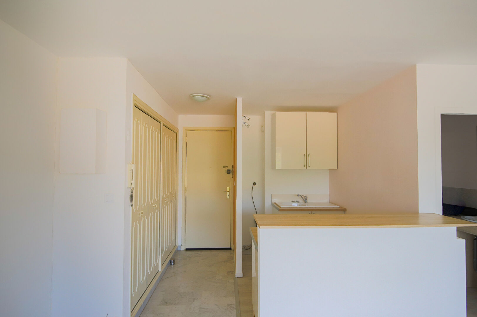 Photo Appartement Hyères 2 pièces 39.64 m2 image 2/6