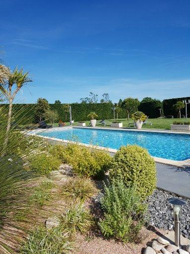 Photo Entre Villeneuve sur Lot et Agen : Belle villa de Plain-pied 220 m² avec piscine - Laroque-timbaut image 2/6