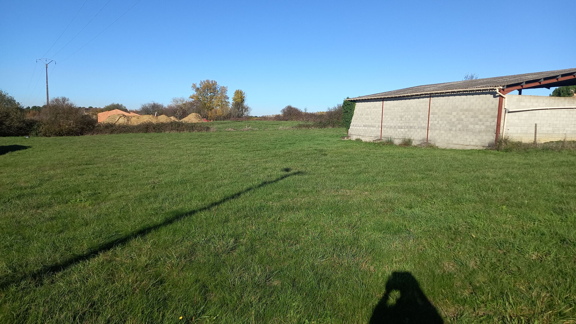 Photo Terrain village à 8 minutes de Montpon Ménestérol de1505 m2. image 2/3