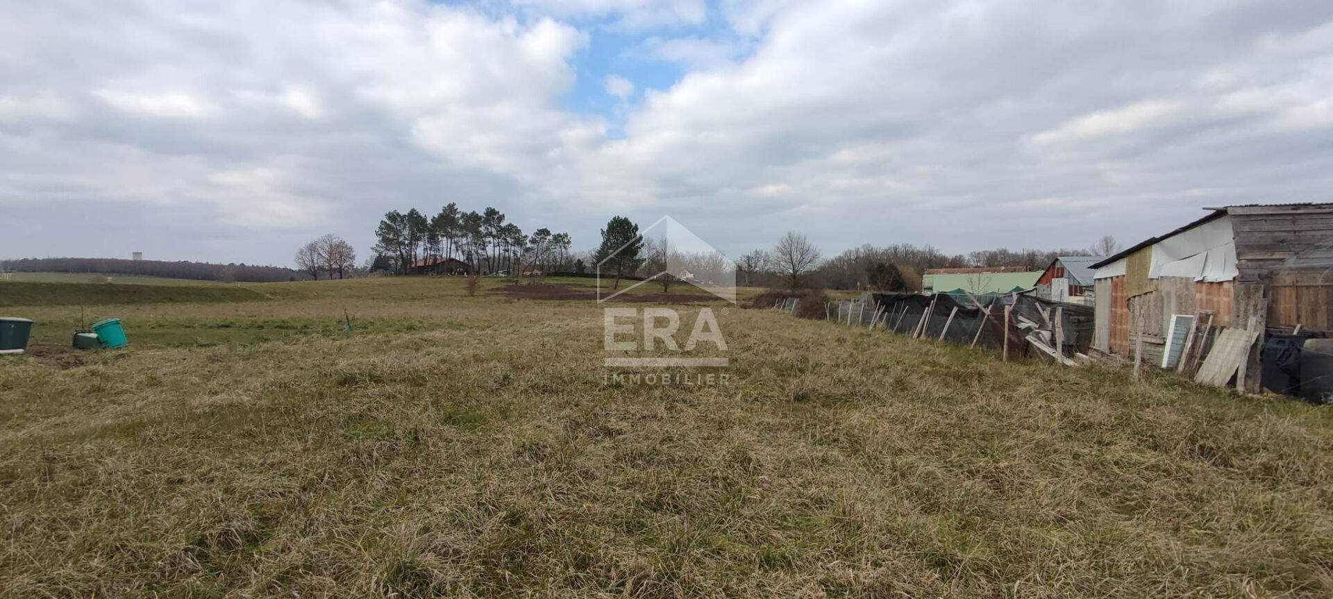 Photo Terrain constructible de 3607 m² image 3/3