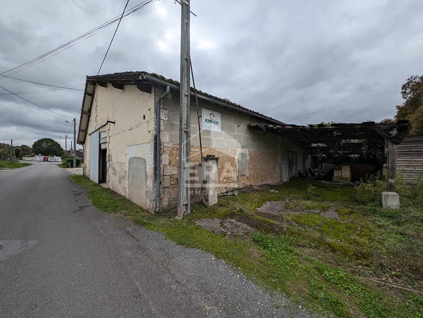 Photo Maison dépôt à vendre Montpon-Ménestérol 169,84 m2 image 2/3