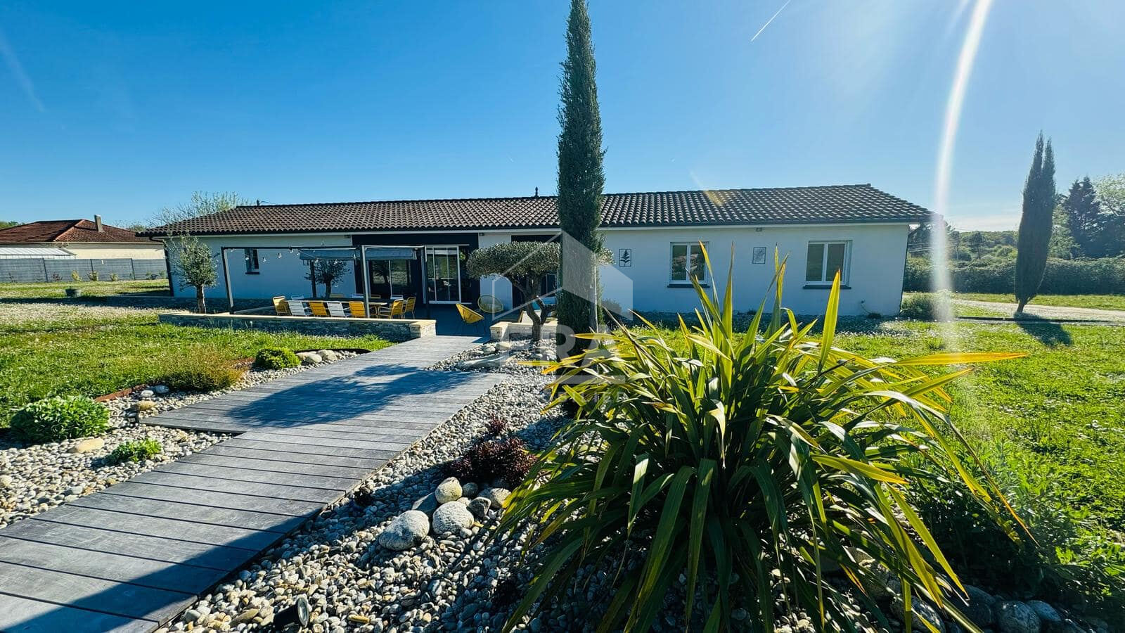 Maison individuelle Maison à vendre montpon menesterol de plain pied 10 min de montpon 232 m2