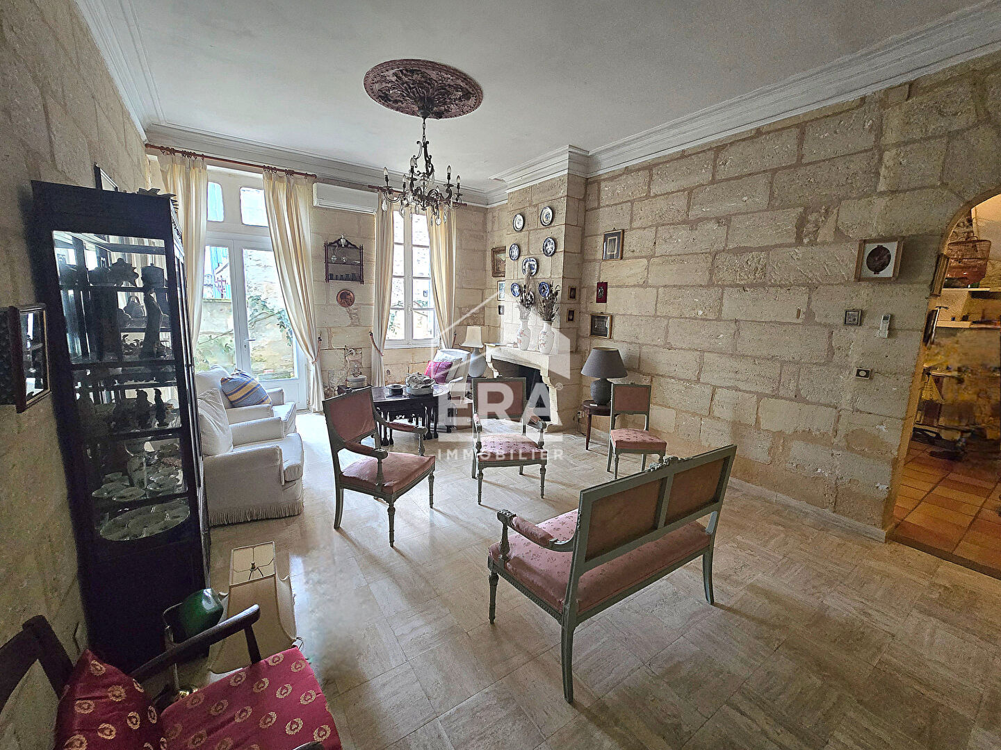 Photo Maison 12 pièce(s) 362.12 m2 image 1/6