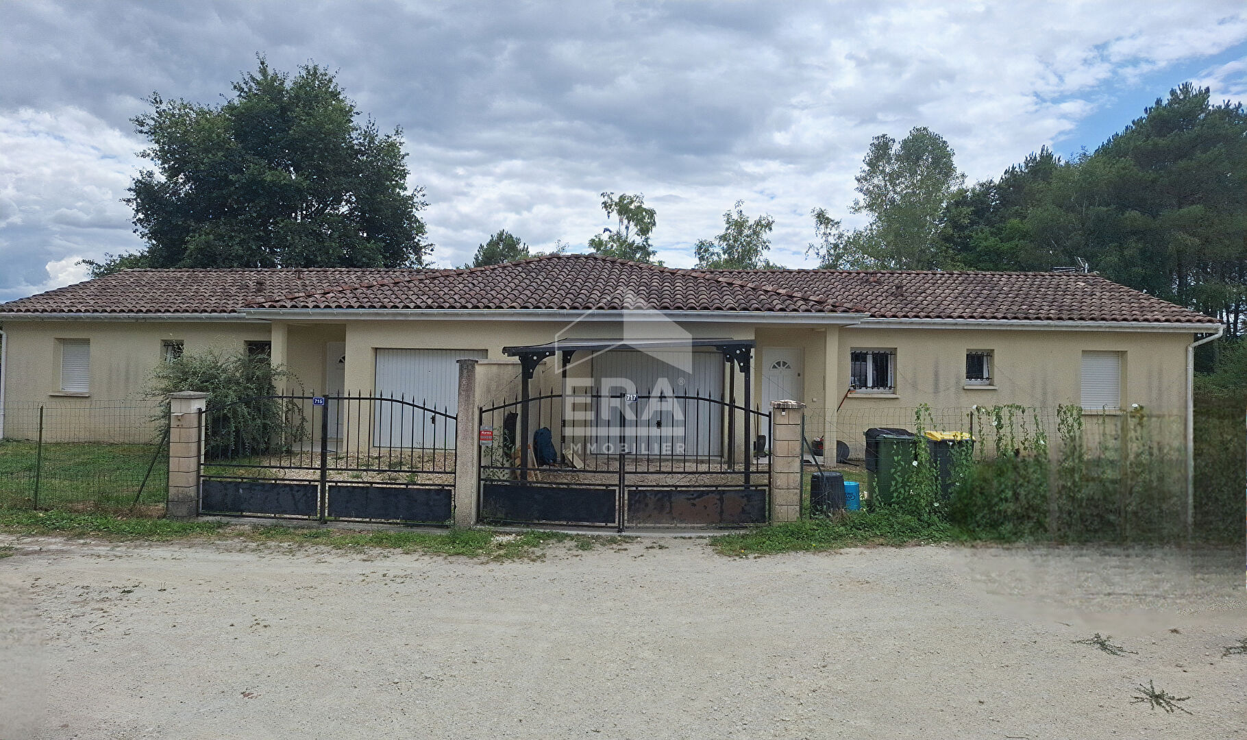 Ensemble de 2 maisons plain pied à Montpon Ménestérol.