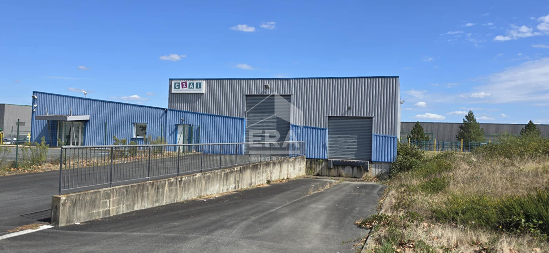 Local d'activité Montpon Menesterol 348 m2