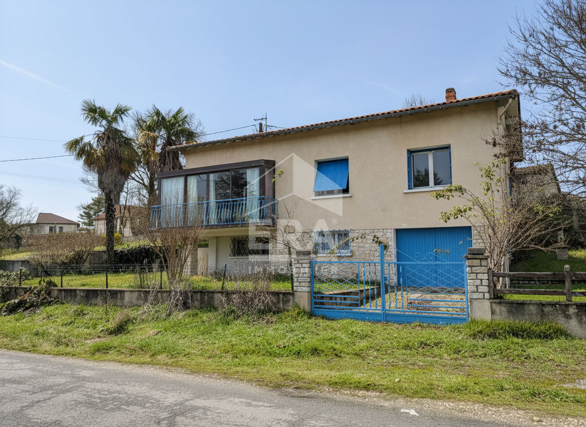 Maison 3 pièces avec hangar et deux appartements à vendre à 2 minutes de Ribérac - Opportunité d'investissement
