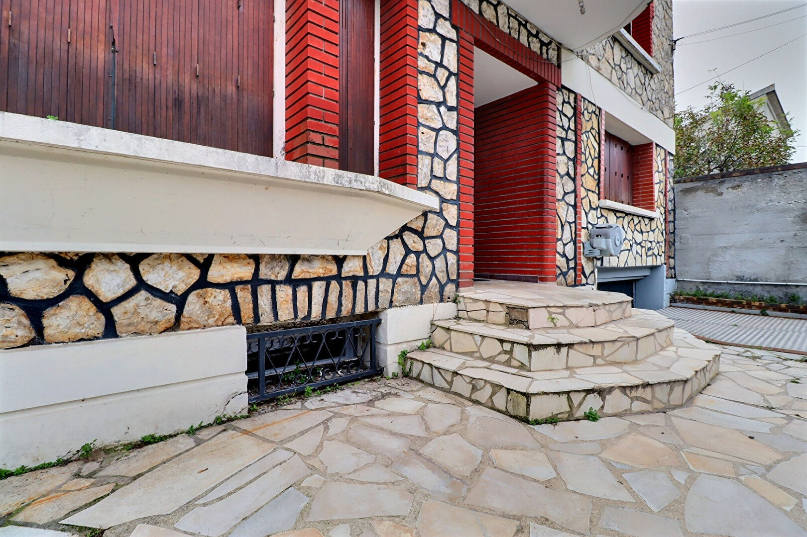 Photo Maison Aubervilliers 11 pièce(s) 345 m2 image 2/6