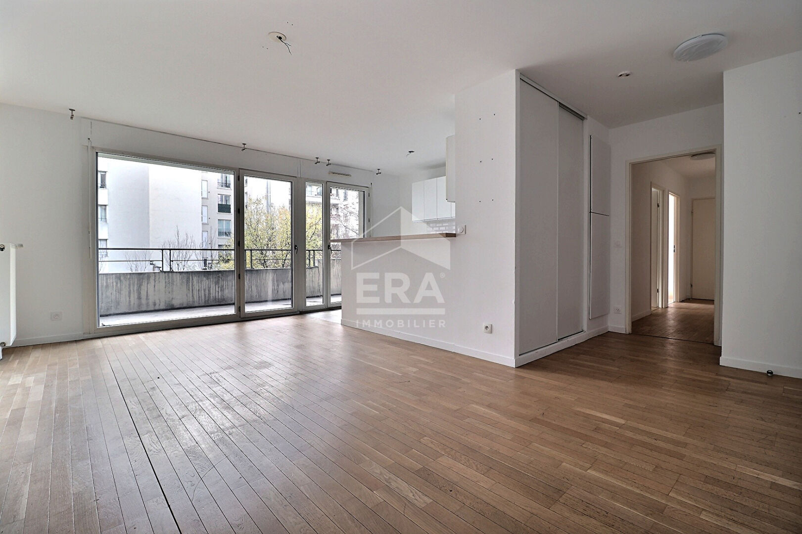 À 3 minutes du métro Ligne 12 ? Beau 3 pièces de 68 m² avec balcon, parking & cave ? Calme absolu