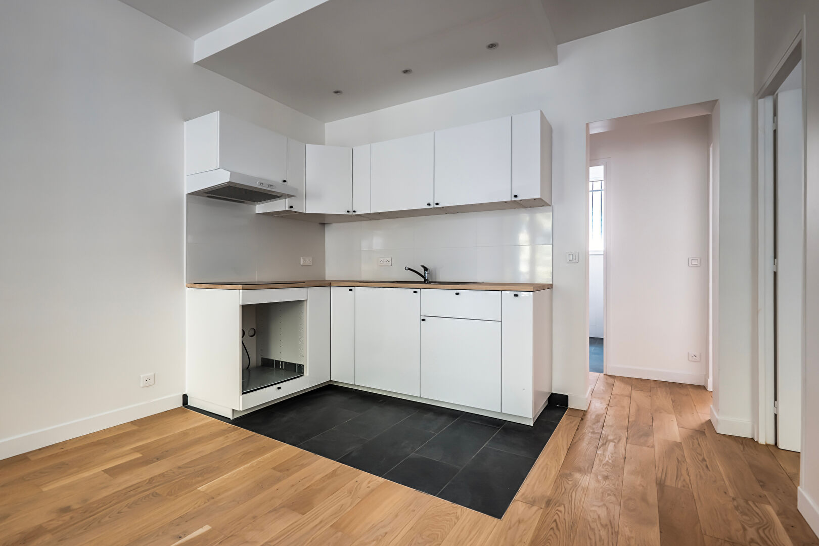 Photo Appartement Paris 3 pièce(s) 43.86 m2 image 1/6