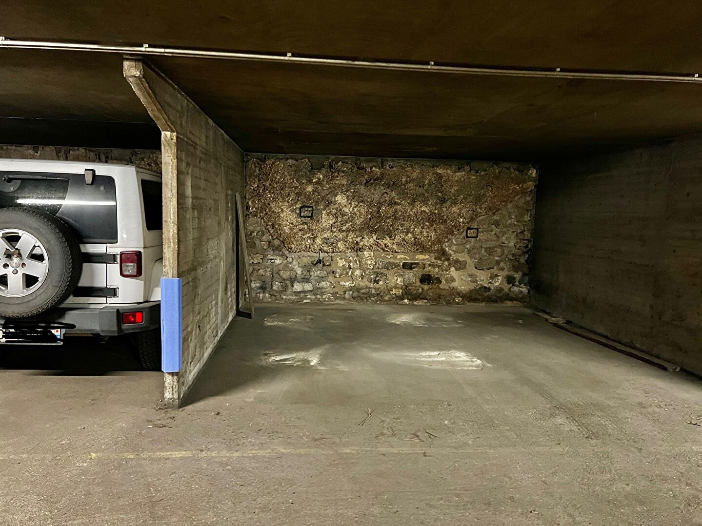 Place de Parking rue des Moines