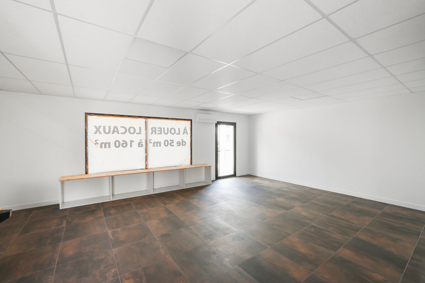 A louer centre LEOGNAN,  Local commercial 50.85 m2