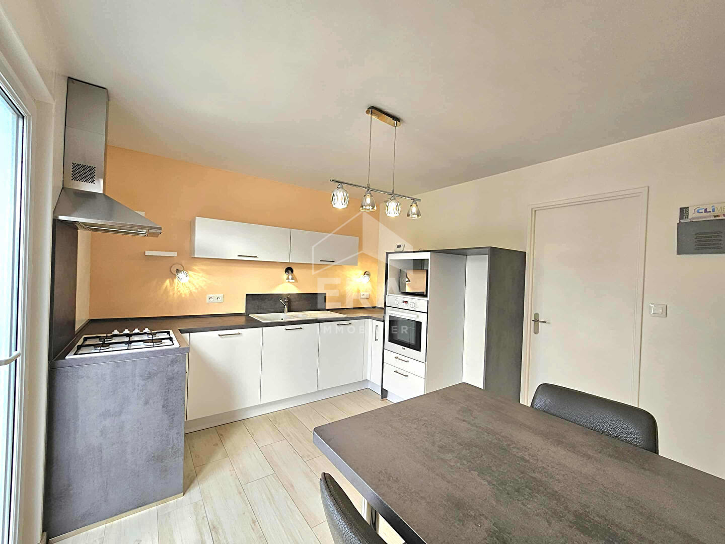 Maison 3 chambres, dressing, jardin, garage