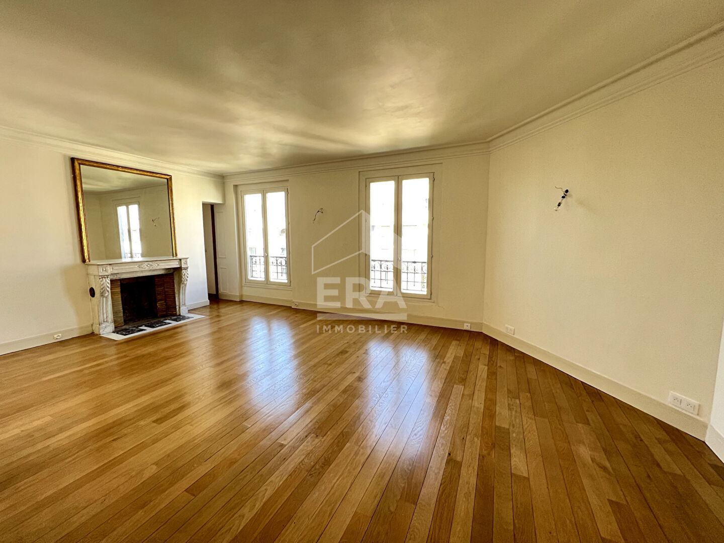 Appartement Paris 4 pièce(s) 96 m2