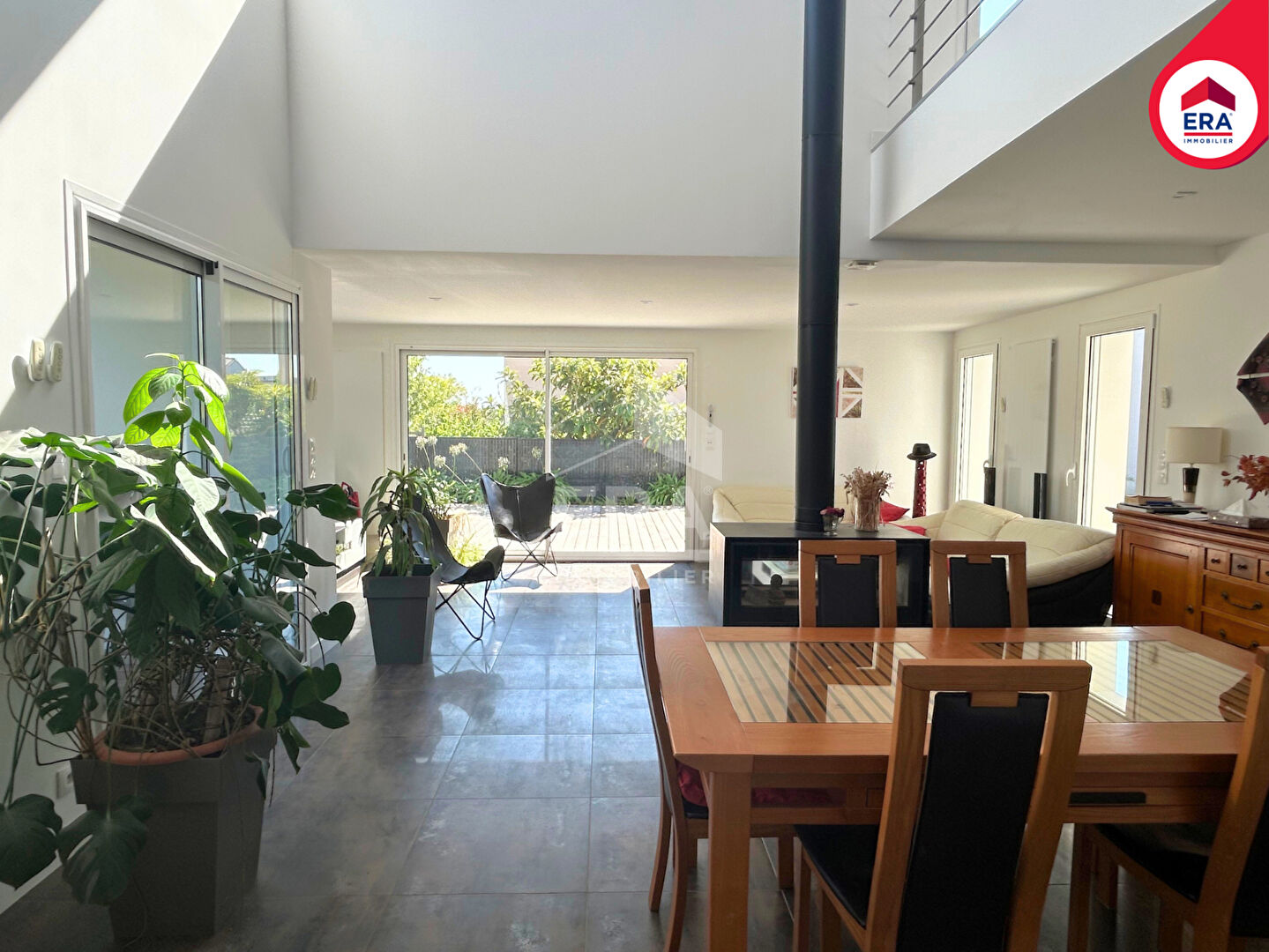 Maison spacieuse à vendre à Montgermont - 6 chambres, 243 m²