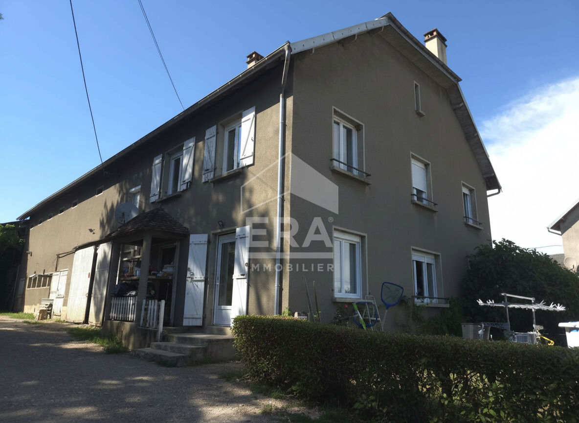 Grande maison familiale de 188 m² avec terrain de 3 200 m² , entre Besançon et Dijon