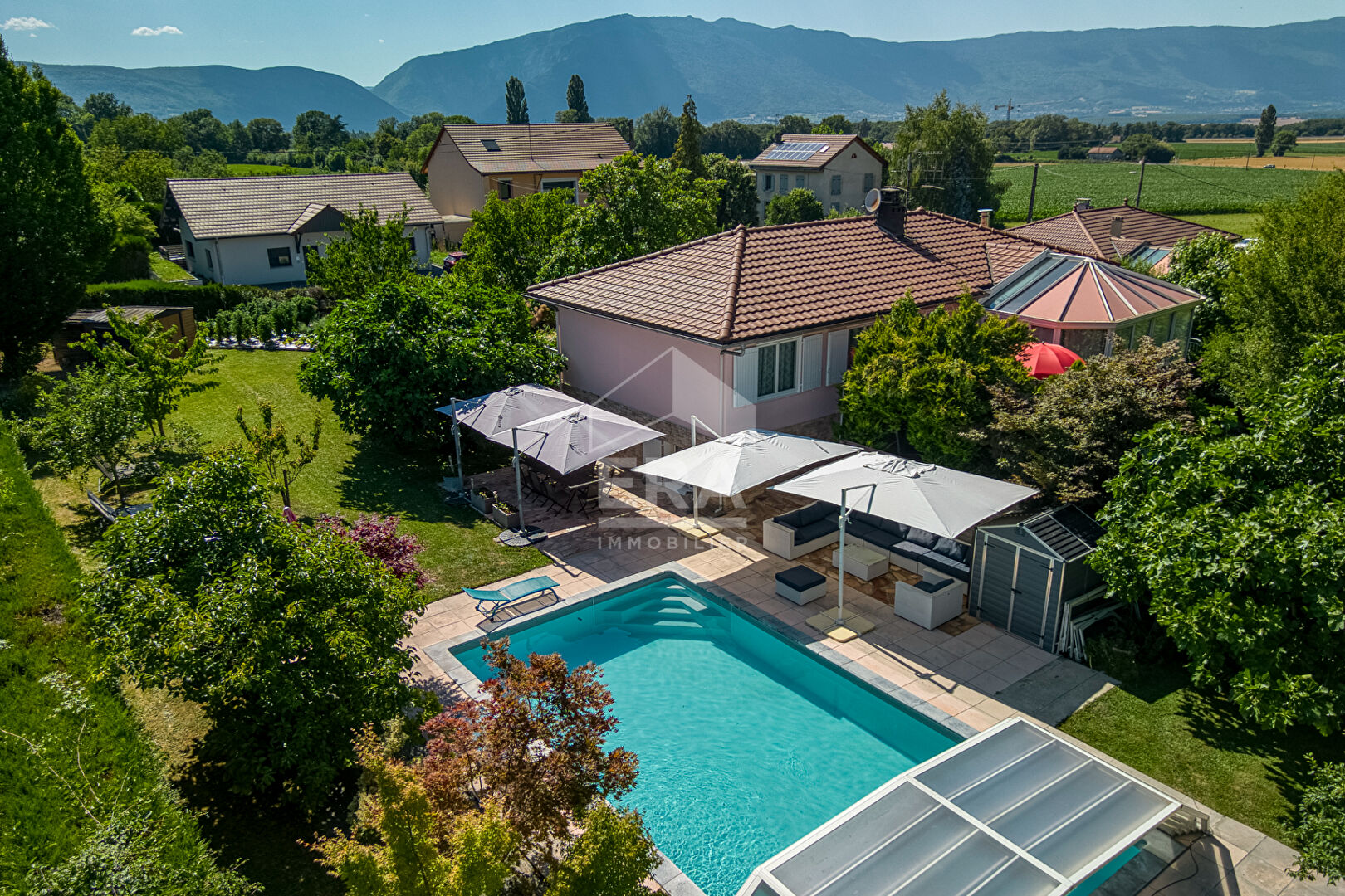 Photo À Vendre - Belle Maison Individuelle de 166 m² à Viry (74) - Quartier Résidentiel image 3/6