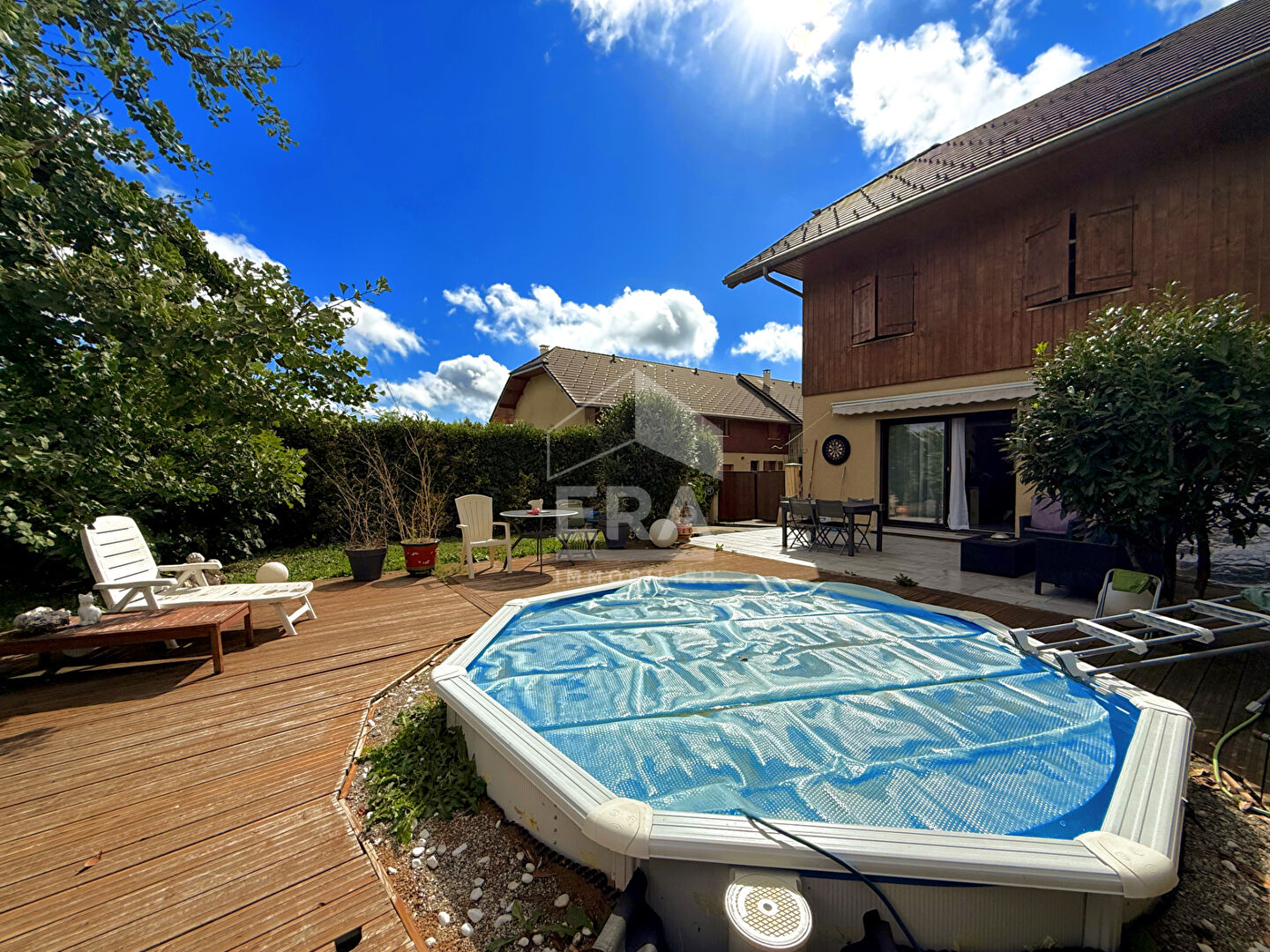 A VENDRE - Maison mitoyenne 108 m² - La Combe-de-Sillingy - 4 chambres - Piscine - Garage - 2 places de parking privatives