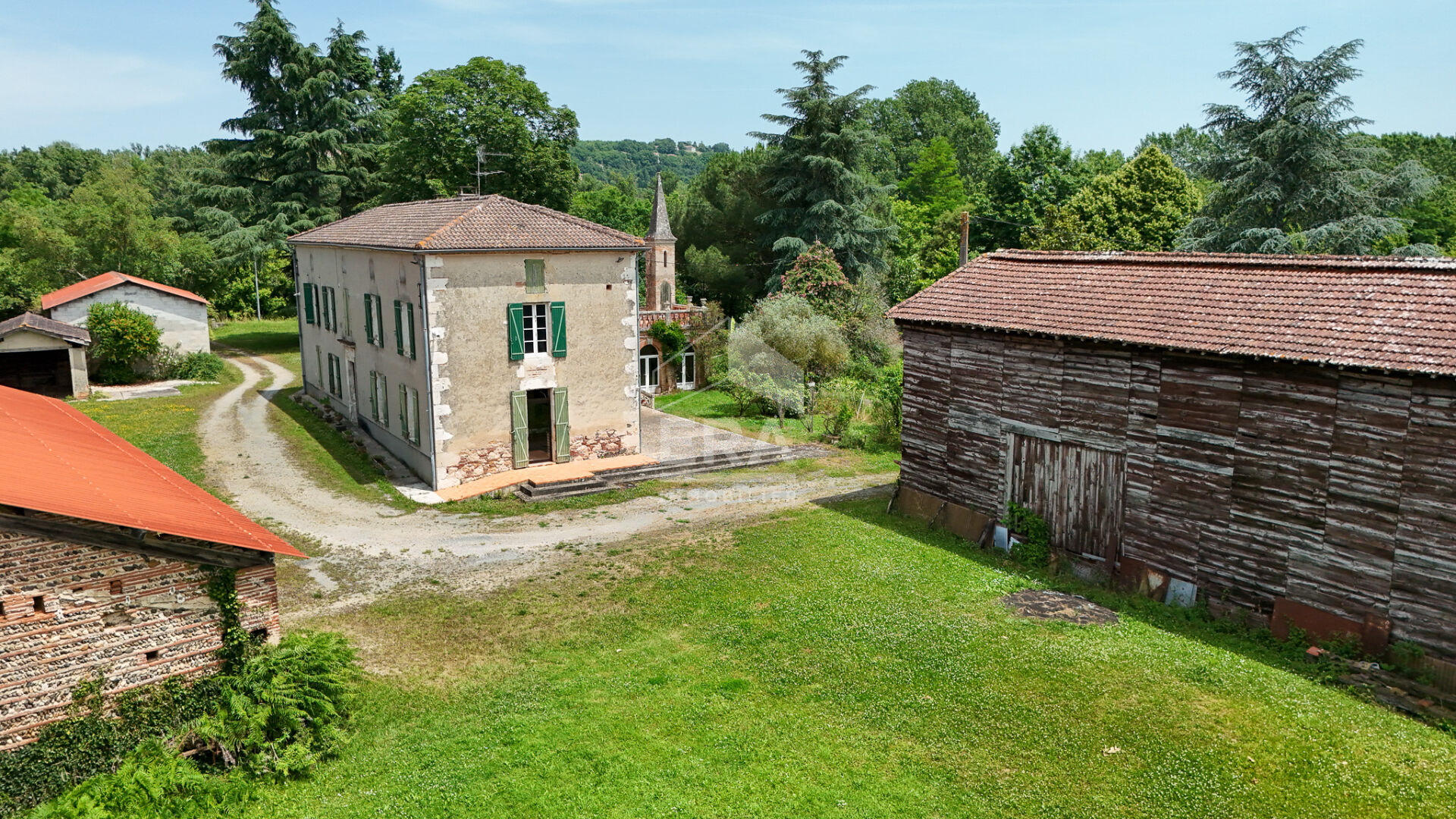 Photo Propriété 6 chambres - 1hectare avec dépendances image 2/6