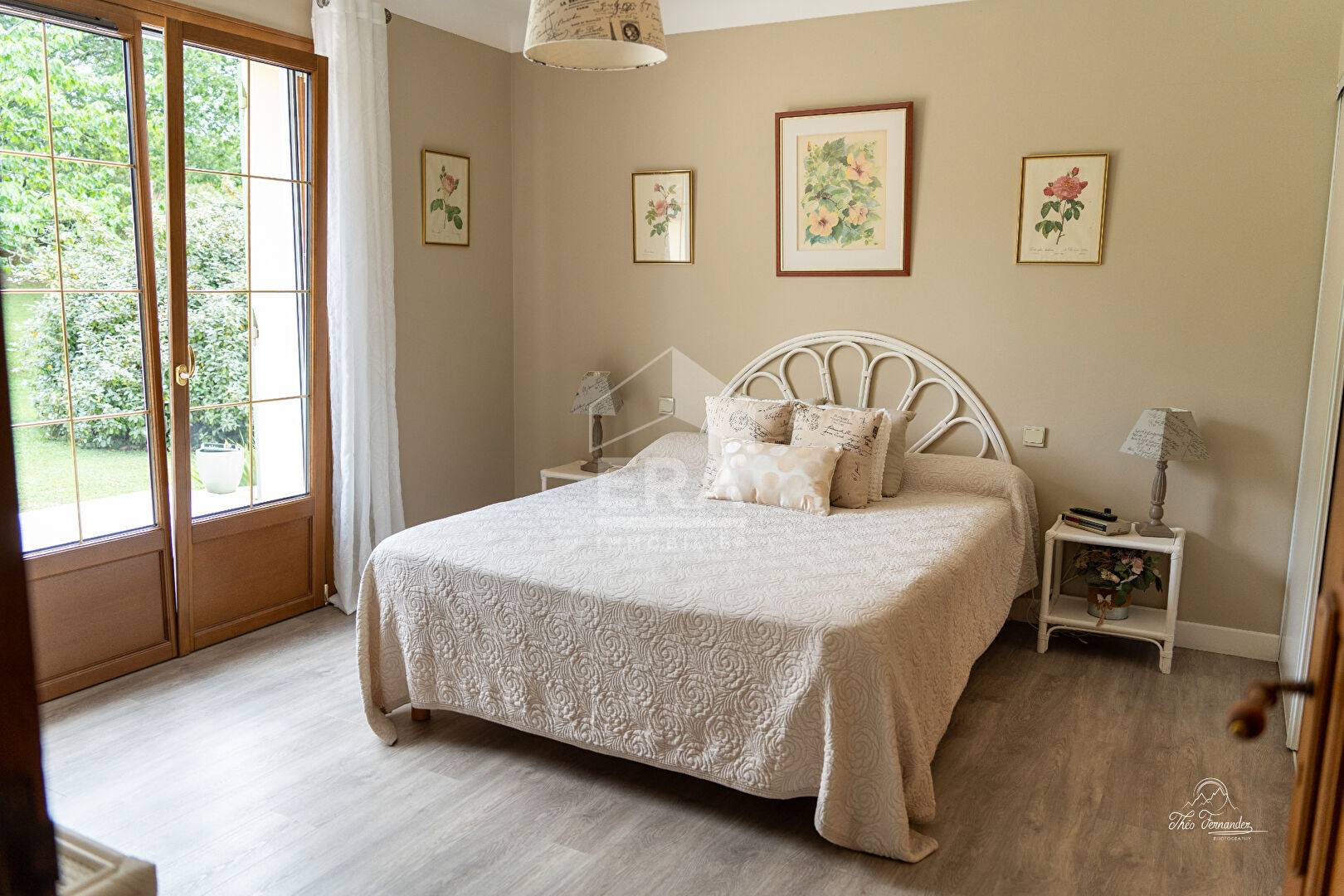 Photo Villa avec Piscine et parc arboré image 3/6